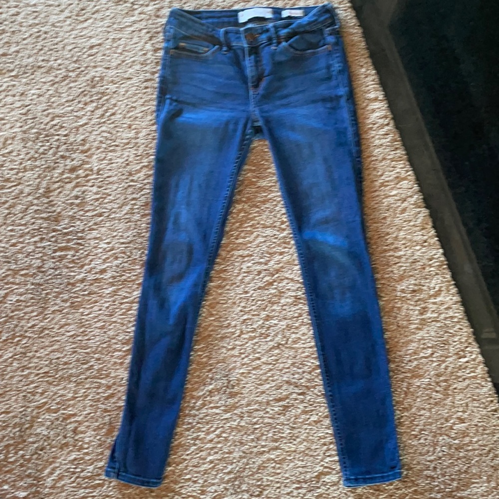 Hollister low rise supper skinny size 3R jeggings